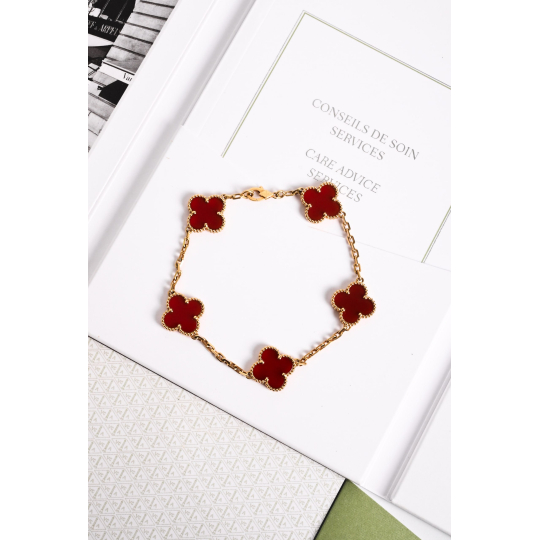 Van Cleef and Arpels Vintage Alhambra Five Motif Bracelet Yellow Gold Carnelian