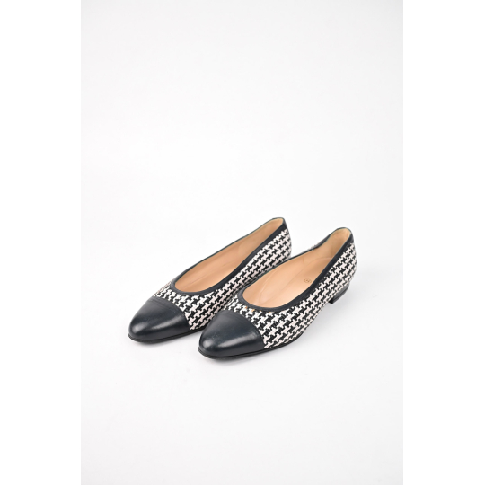 Houndstooth Cap Toe Ballet Flat Black White