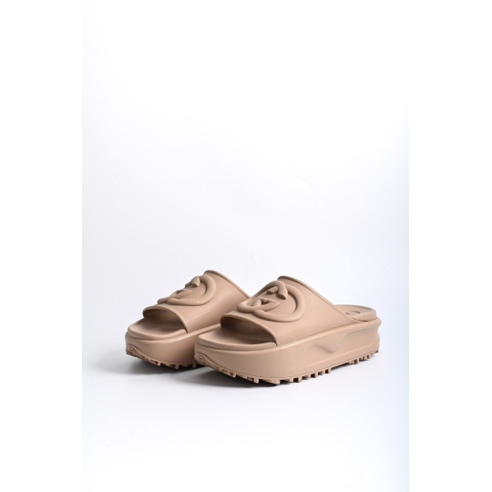 Gucci GG Rubber Platform Slide Beige