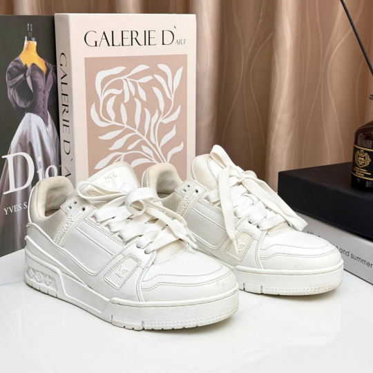 Louis Vuitton Trainer Sneaker All White Leather