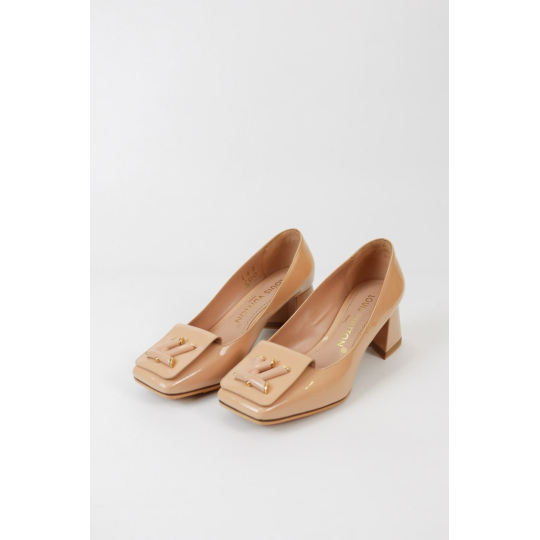 Louis Vuitton Madeleine Pump Nude Patent Leather