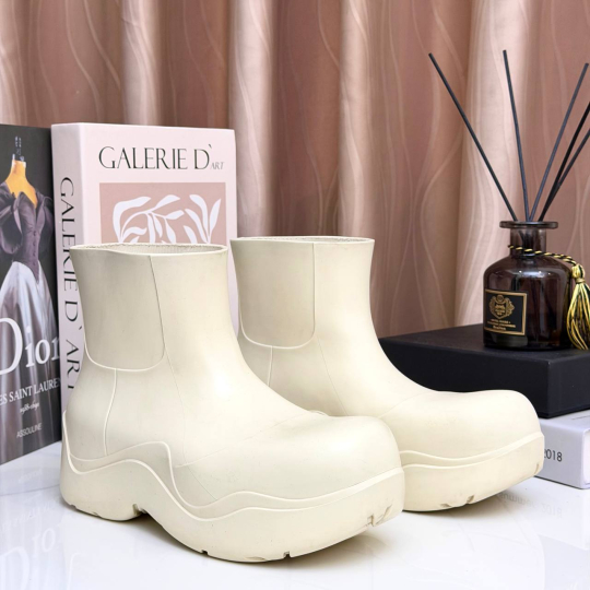 Bottega Veneta Puddle Rubber Rain Boot Ivory