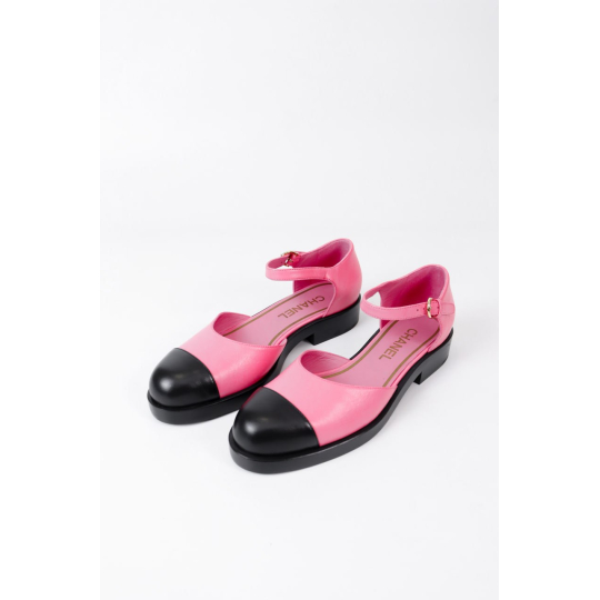 Chanel Two Tone Ankle Strap Flat Sandal Pink Black Cap Toe