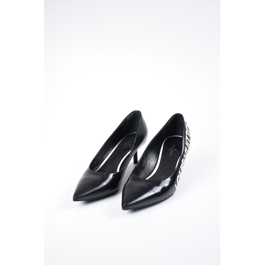 Louis Vuitton Pointed Toe Pump Black Leather Studded Heel