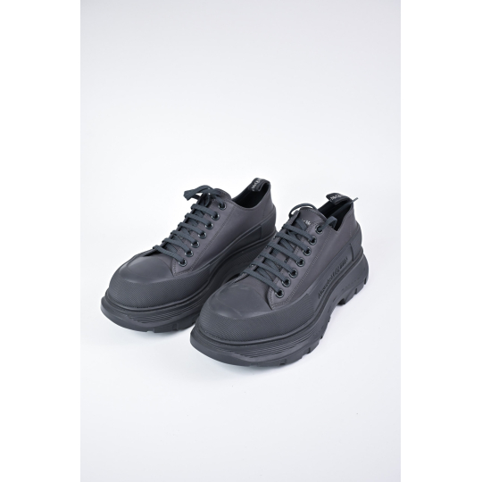 Chunky Rubber Sole Lace Up Leather Sneaker Grey
