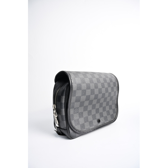 Louis Vuitton Hanging Toiletry Kit Black Damier Graphite Canvas