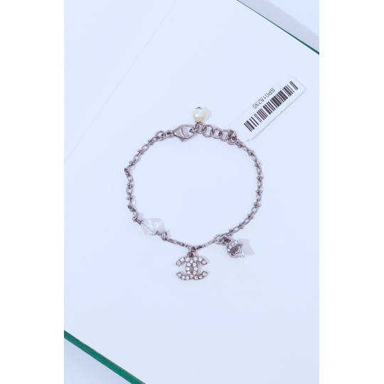 Chanel Lắc Tay CC Charm Ngọc Trai