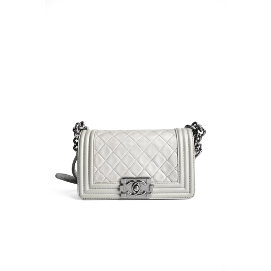 Chanel Boy Old Medium Trang SHW