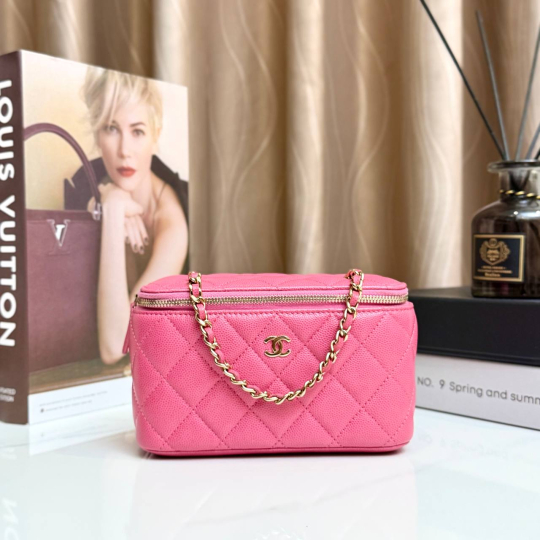Chanel Vanity Caviar Pink