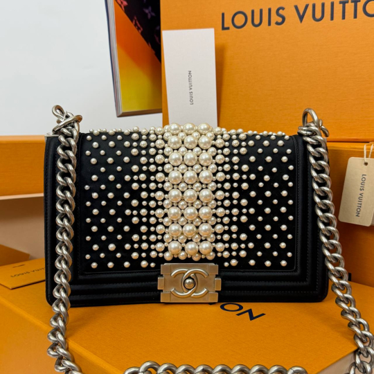 Chanel Boy Medium