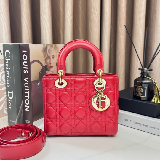 Dior Lady Đỏ