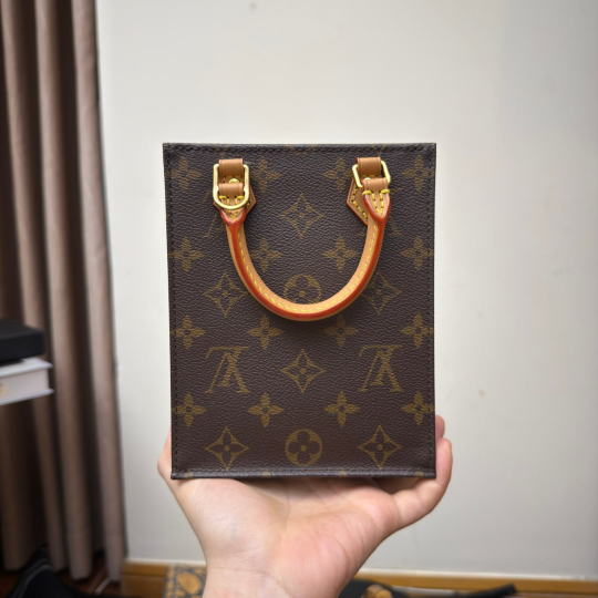 LV Petit