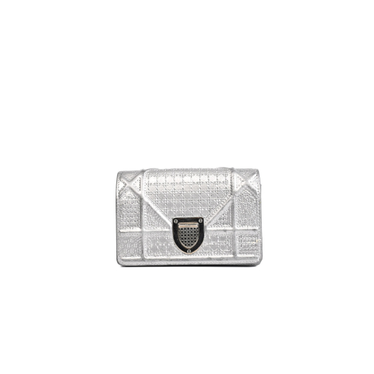 Dior Trắng Bạc