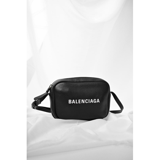 Balenciaga Camera Đen