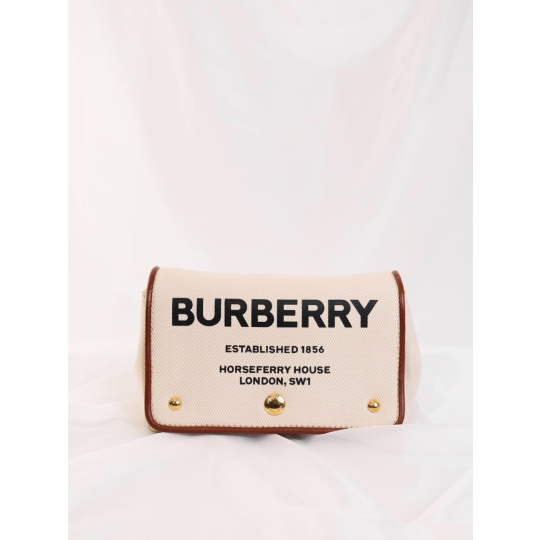 Burberry Trắng Nâu