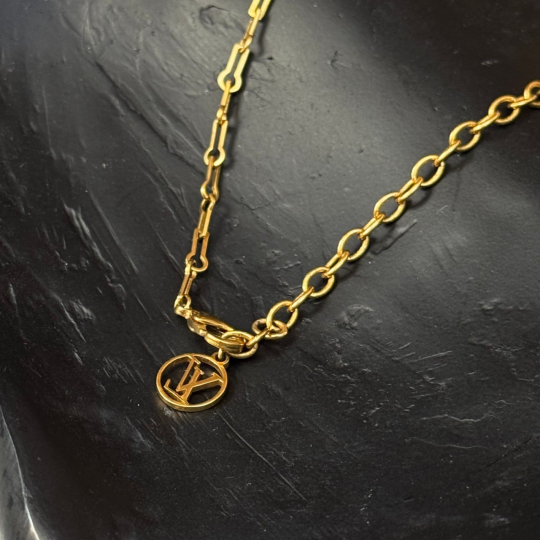 Louis Vuitton Necklace Gold Chain LV Circle Pendant