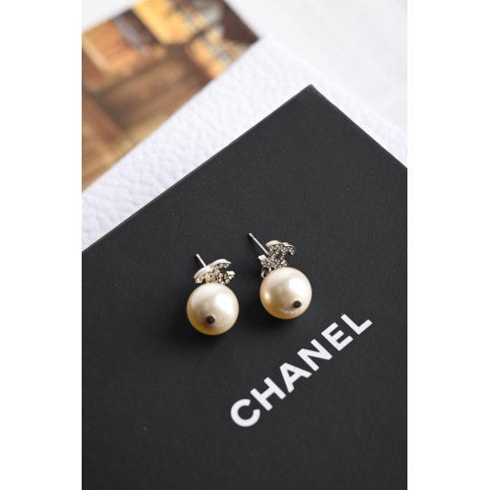 Chanel Khuyên Tai Ngọc Trai Hai Đầu