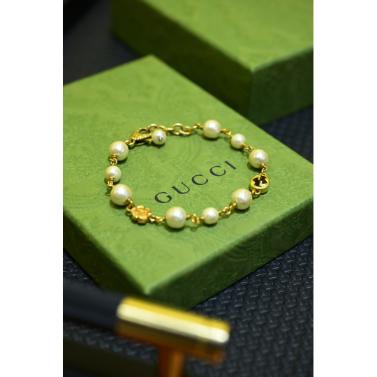 Gucci Vòng Tay Ngọc Trai Logo Vàng