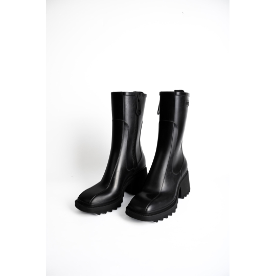 Chloe Betty Ankle Boot Black Leather Lug Sole