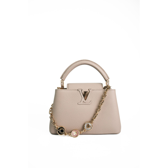Túi Louis Vuitton Capucines Taurillon Nâu Xám GHW Kèm Xích Charm